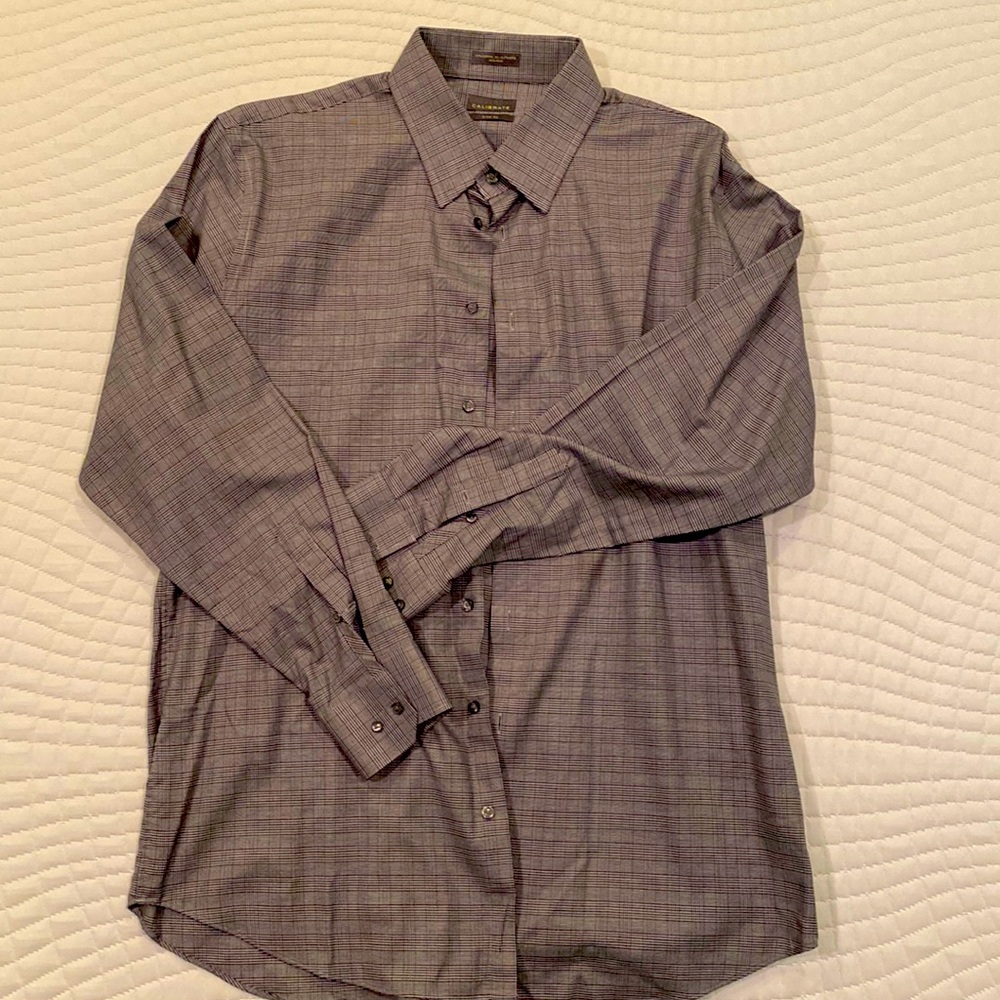 Slim fit and non- iron Dress shirt. Worn once